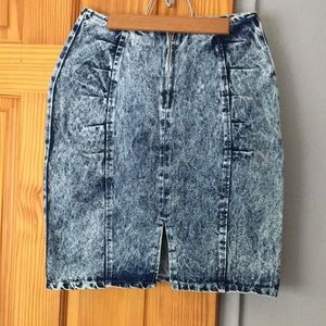 Vintage ‘90’s acid wash denim skirt, size S / XS